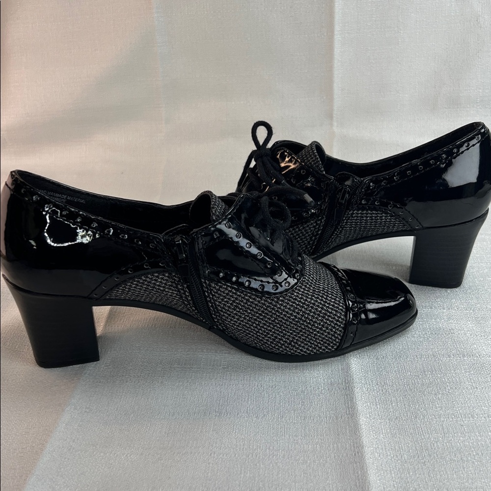 Covington, canvas and patent leather stylish heels - Picture 6 of 9